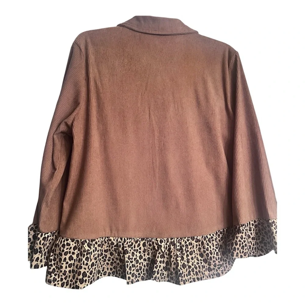 Caramel Ribbed Shacket with Leopard Ruffle – NWT – Size Medium - Picture 2 of 2
